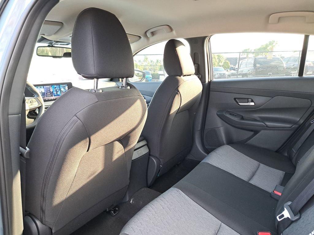 Nissan Sentra Sv - Thumbnail 11