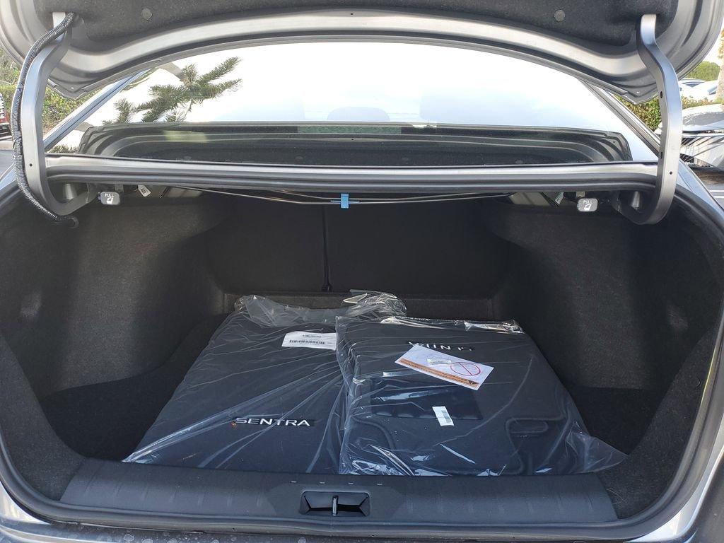 Nissan Sentra Sr - Thumbnail 11