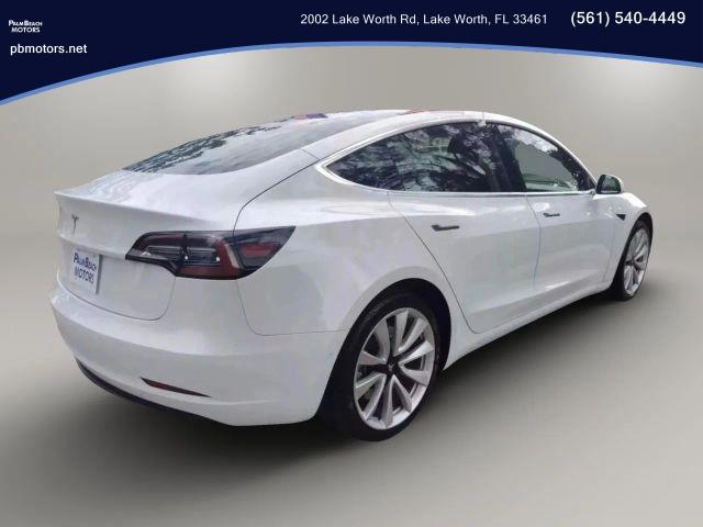 TESLA MODEL 3 - Thumbnail 5