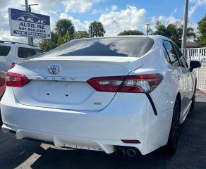 Toyota Camry - Thumbnail 3