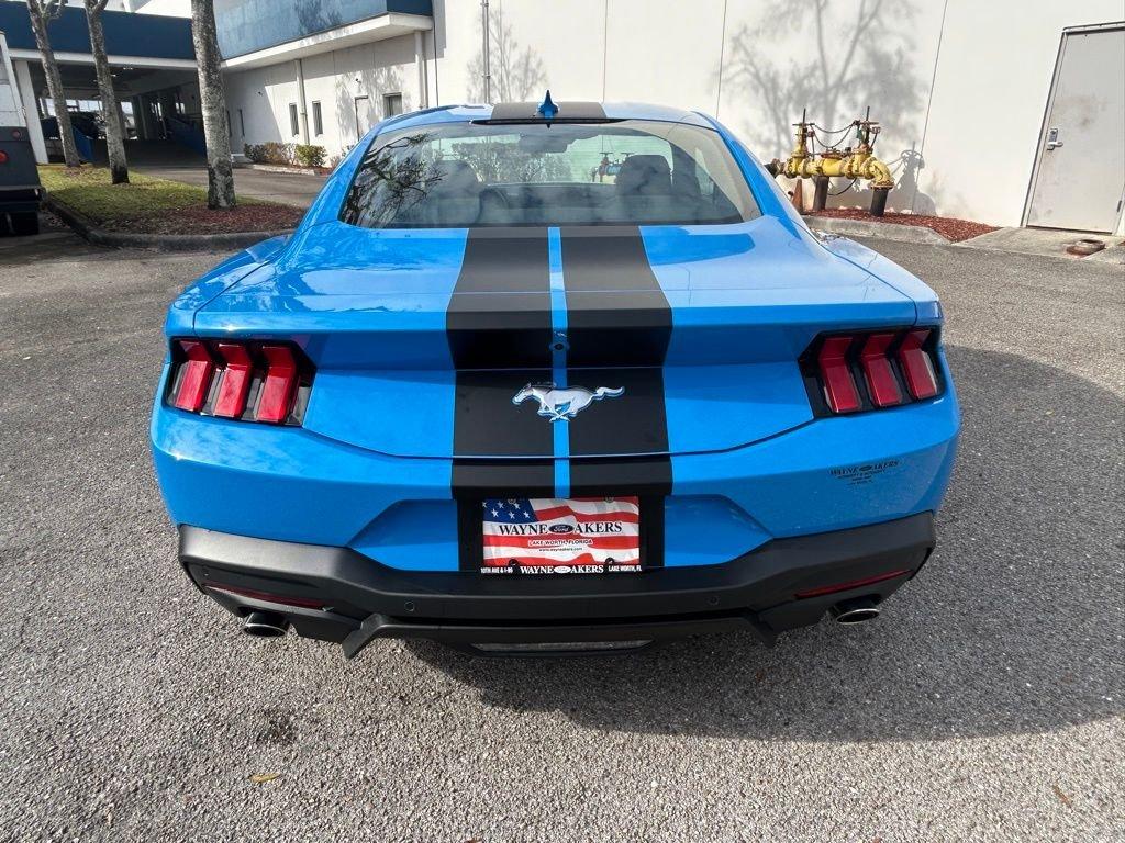 Ford Mustang Ecoboost® Fastback Rwd Fastback - Thumbnail 6