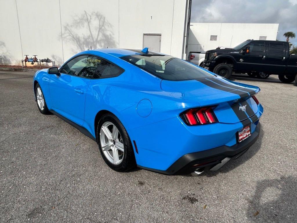 Ford Mustang Ecoboost® Fastback Rwd Fastback - Thumbnail 7