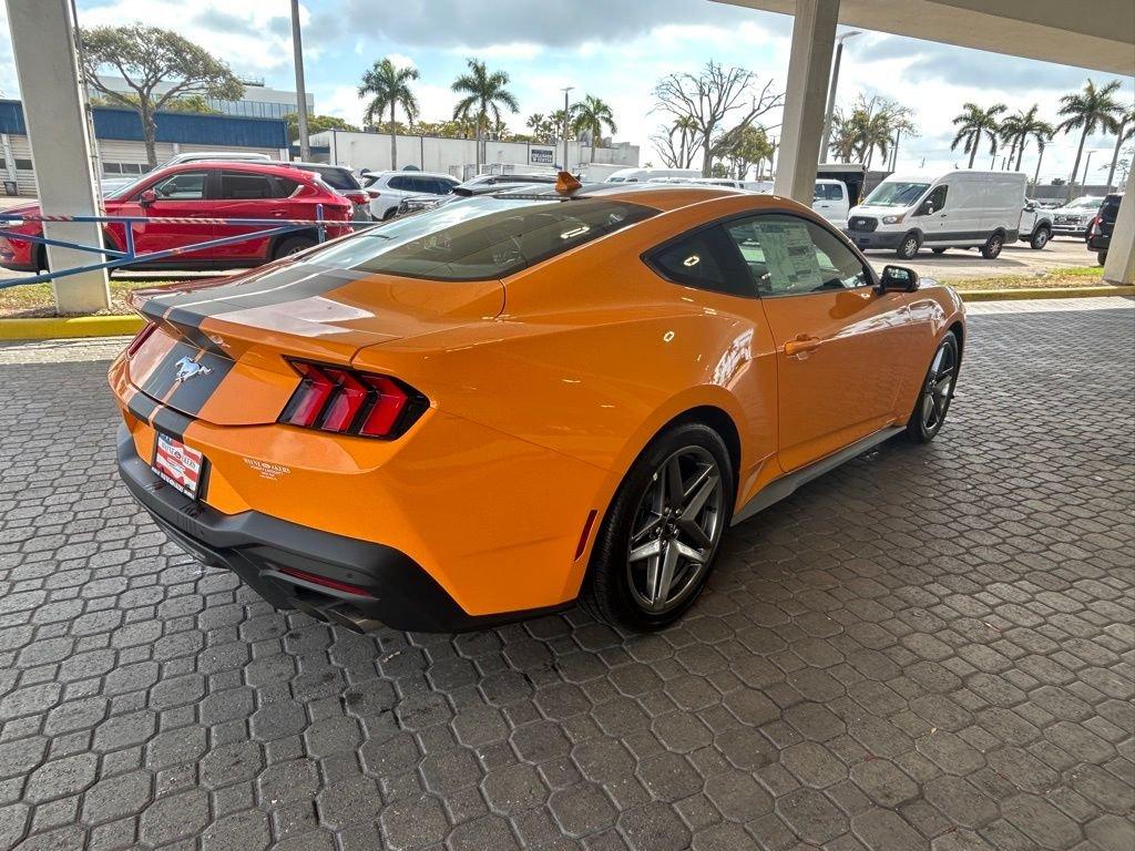 Ford Mustang Ecoboost® Premium Fastback Rwd Fastback - Thumbnail 5