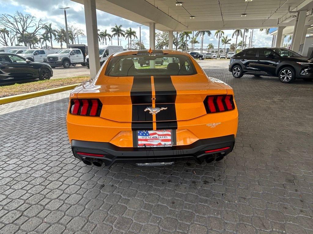 Ford Mustang Ecoboost® Premium Fastback Rwd Fastback - Thumbnail 6