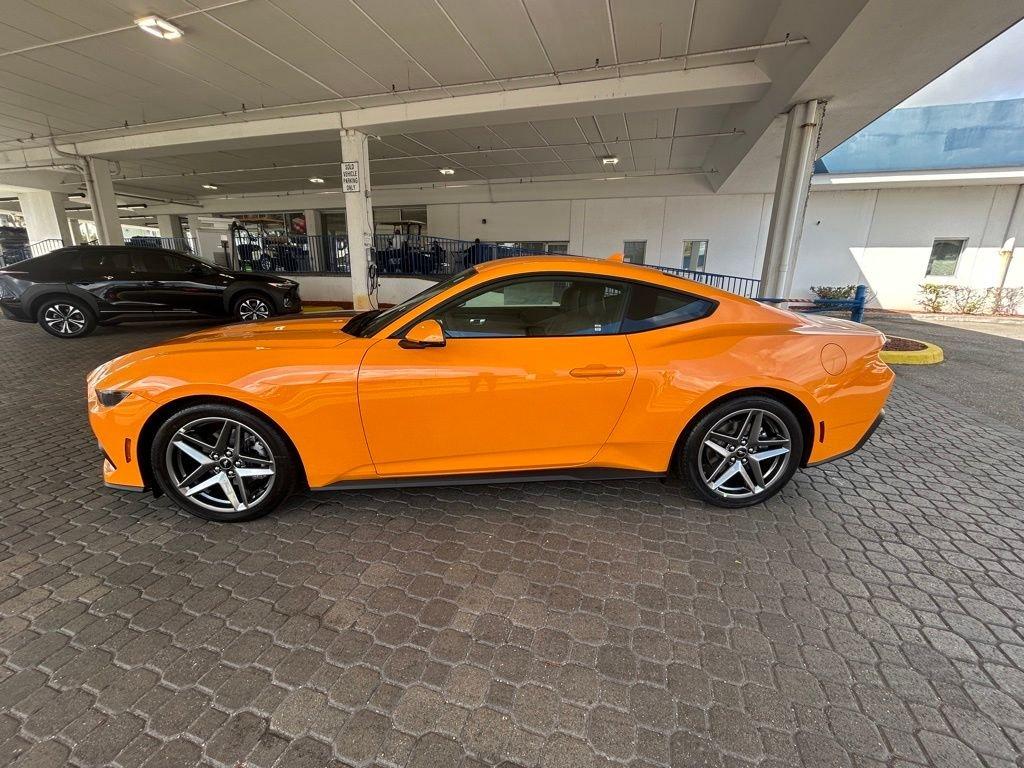 Ford Mustang Ecoboost® Premium Fastback Rwd Fastback - Thumbnail 8