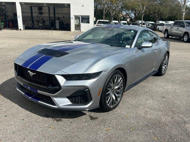 Ford Mustang Gt Premium Fastback Rwd Fastback - View 1