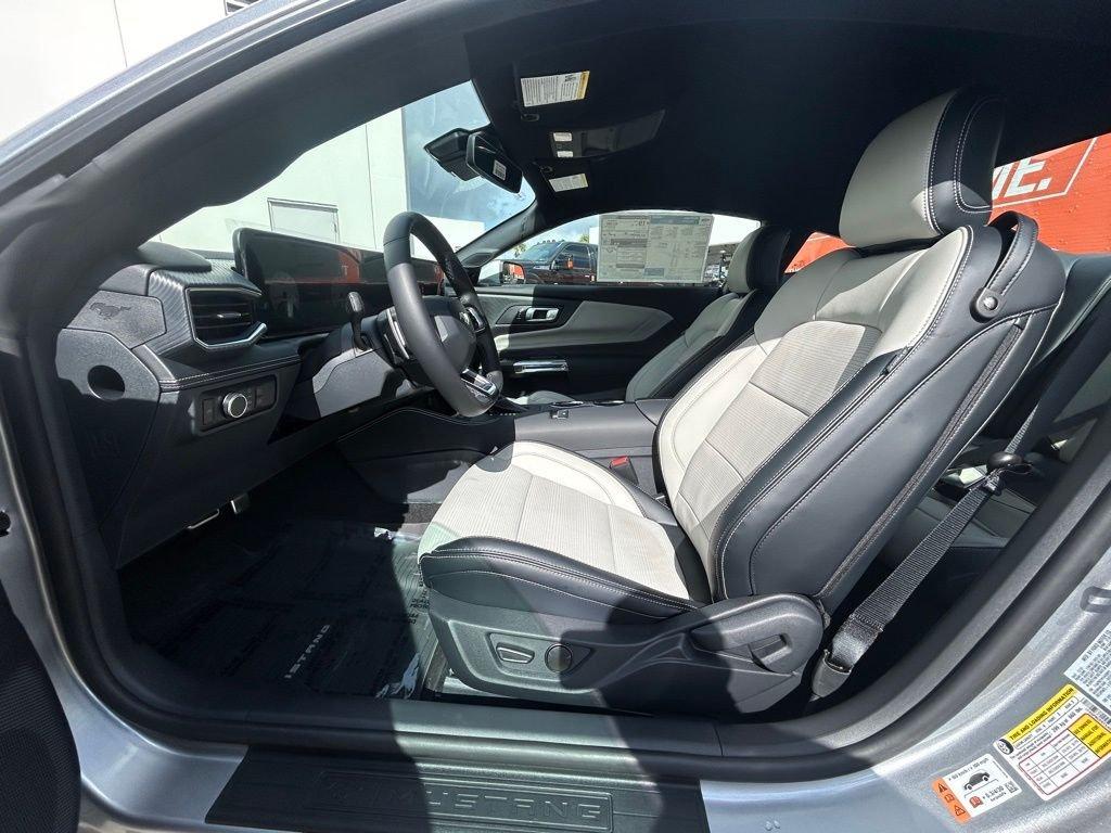 Ford Mustang Gt Premium Fastback Rwd Fastback - Thumbnail 10