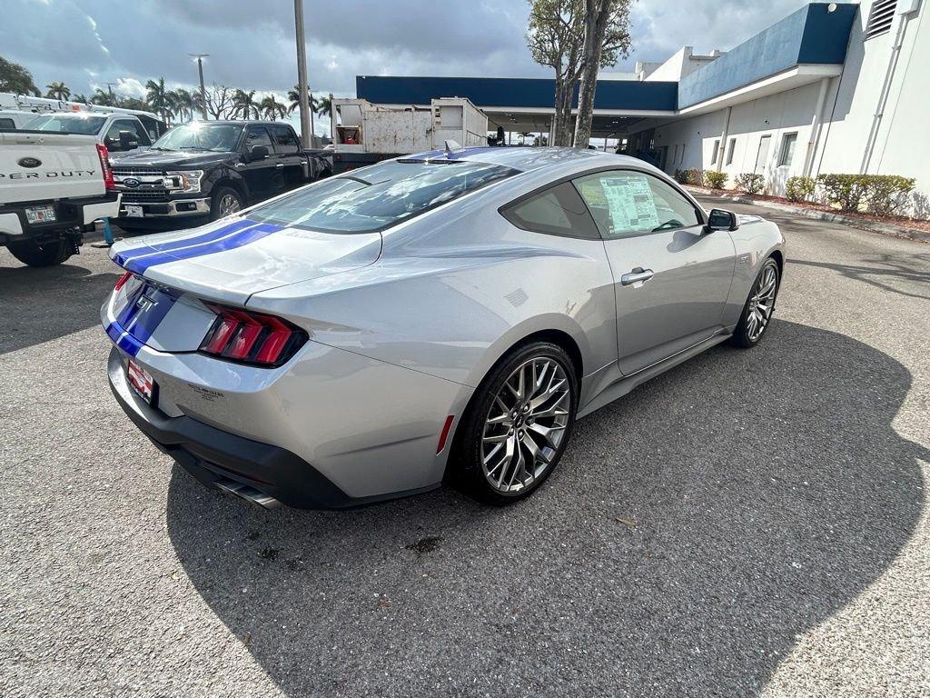 Ford Mustang Gt Premium Fastback Rwd Fastback - Thumbnail 5