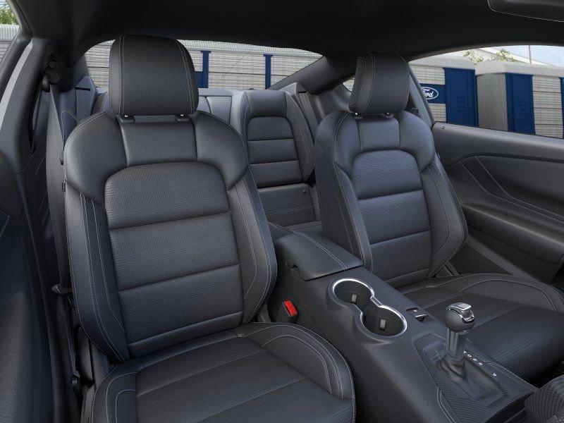 Ford Mustang Gt Premium Fastback Rwd Fastback - Thumbnail 11