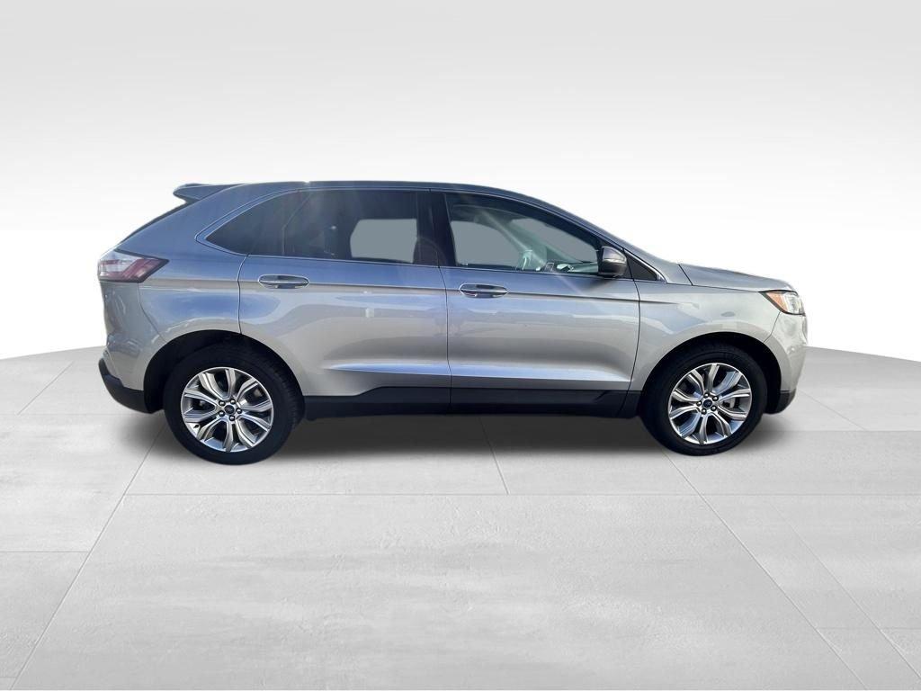 Ford Edge Titanium Awd 4 Door Suv - Thumbnail 5