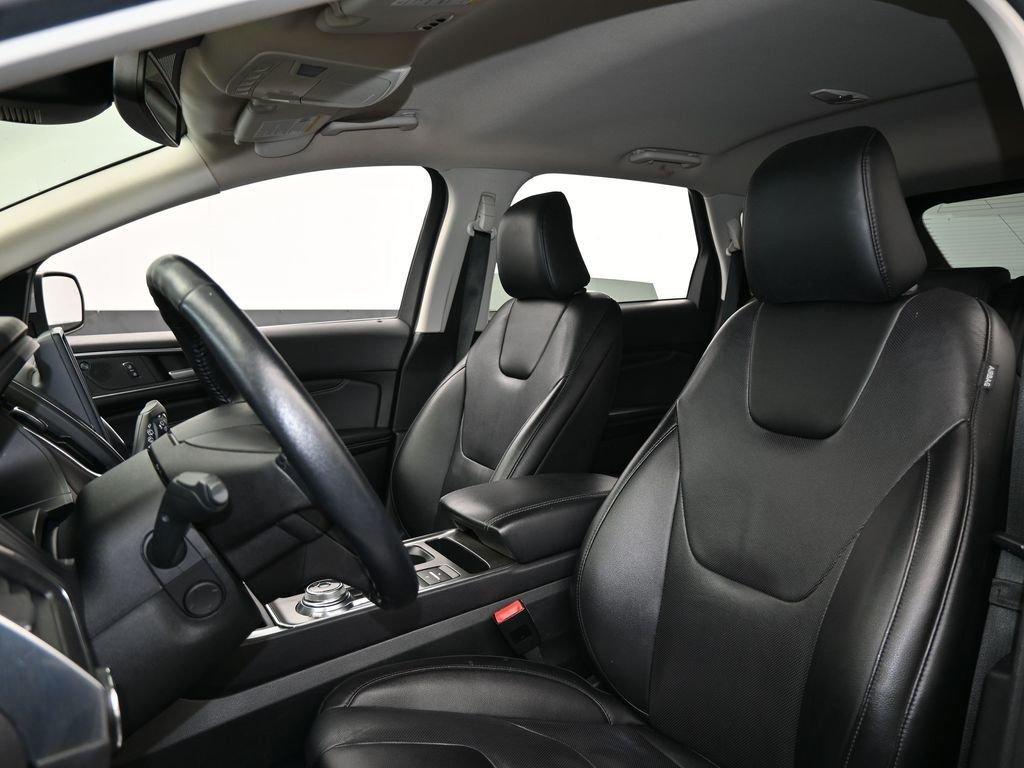 Ford Edge Titanium Awd 4 Door Suv - Thumbnail 13