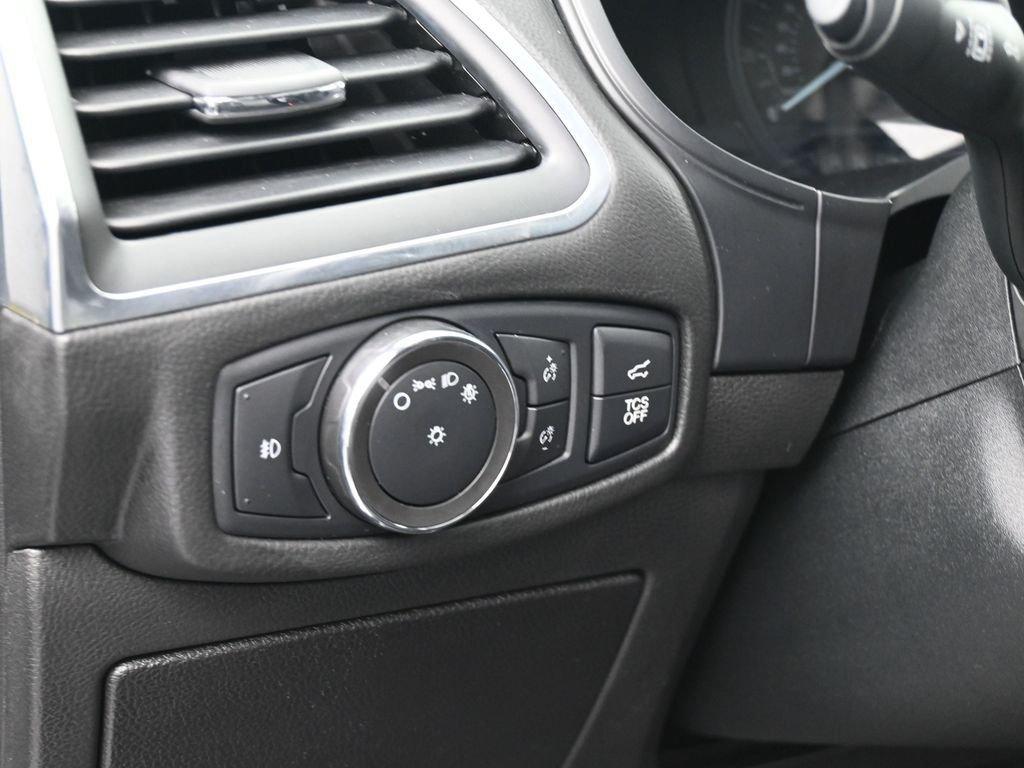 Ford Edge Titanium Awd 4 Door Suv - Thumbnail 17