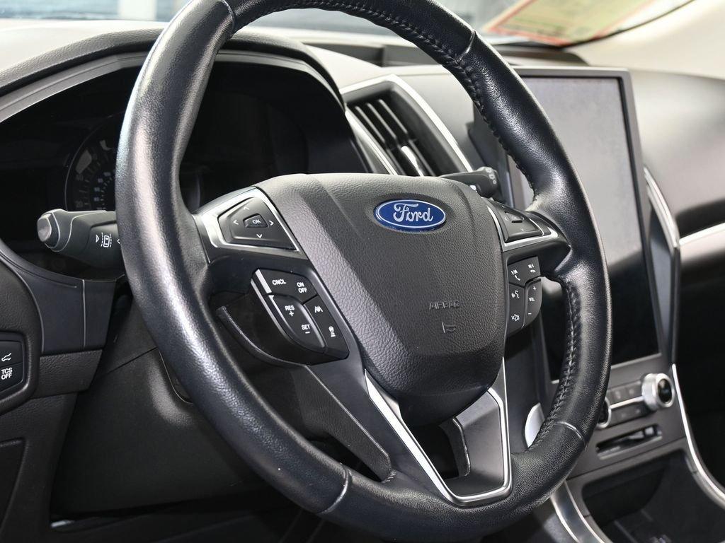 Ford Edge Titanium Awd 4 Door Suv - Thumbnail 16