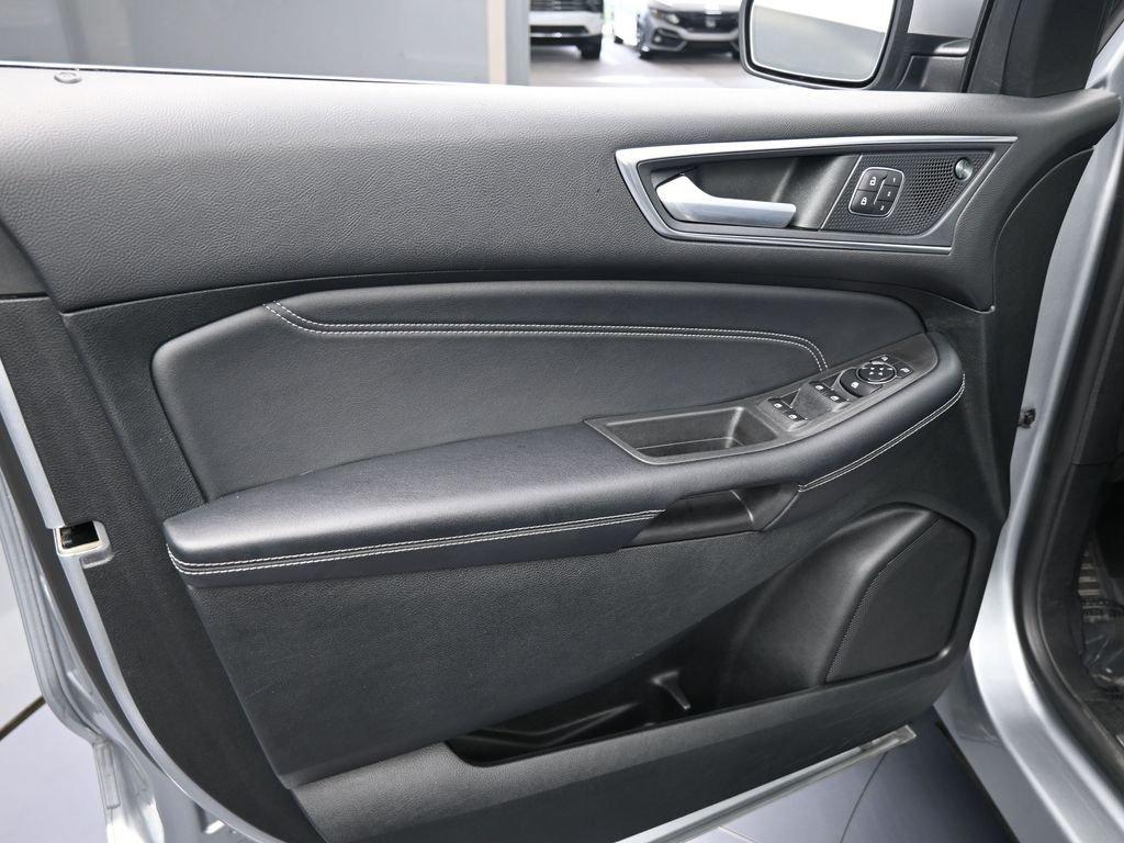 Ford Edge Titanium Awd 4 Door Suv - Thumbnail 18