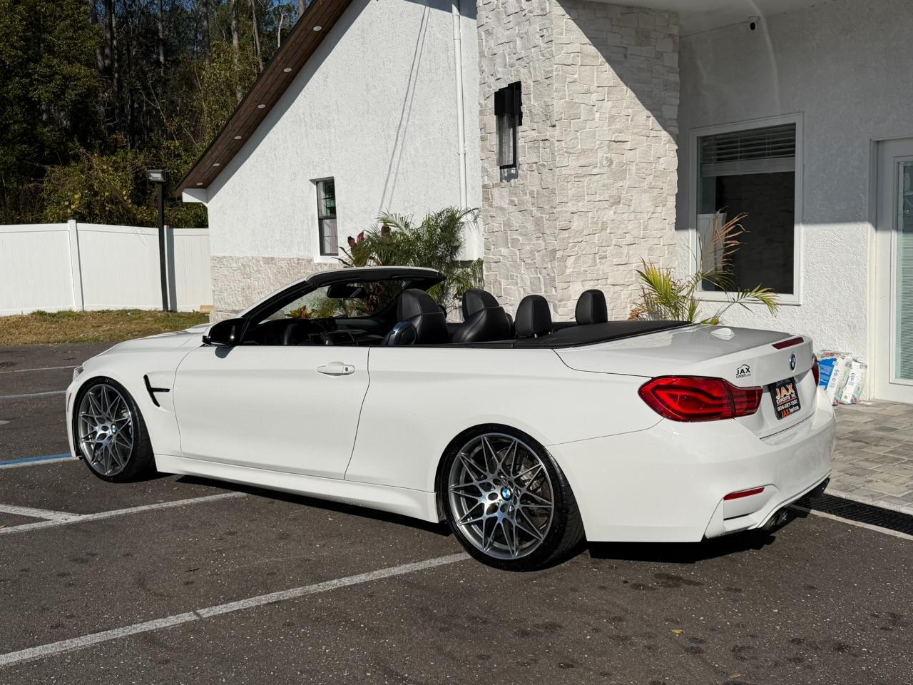 BMW M4 - Thumbnail 12