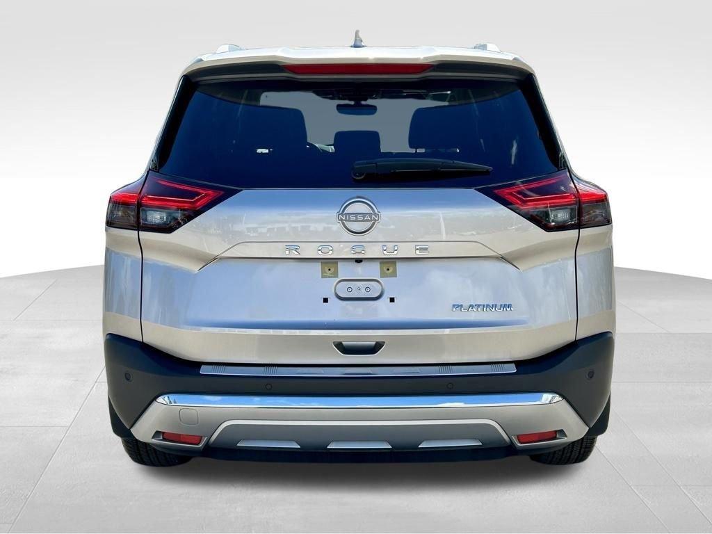 Nissan Rogue Platinum - Thumbnail 9