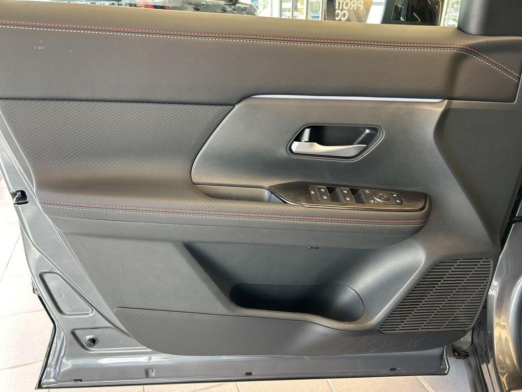 Nissan Kicks Sr - Thumbnail 11