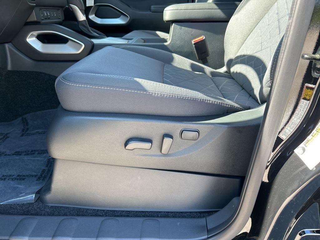 Nissan Frontier Crew Cab Sv - Thumbnail 12