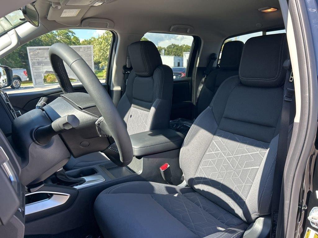 Nissan Frontier Crew Cab Sv - Thumbnail 16