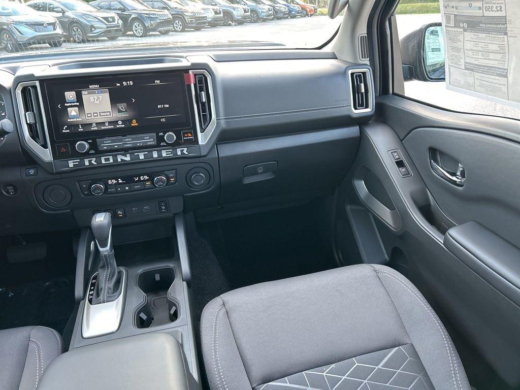 Nissan Frontier Crew Cab Sv - Thumbnail 13