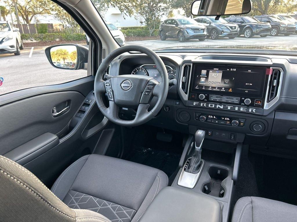 Nissan Frontier Crew Cab Sv - Thumbnail 11
