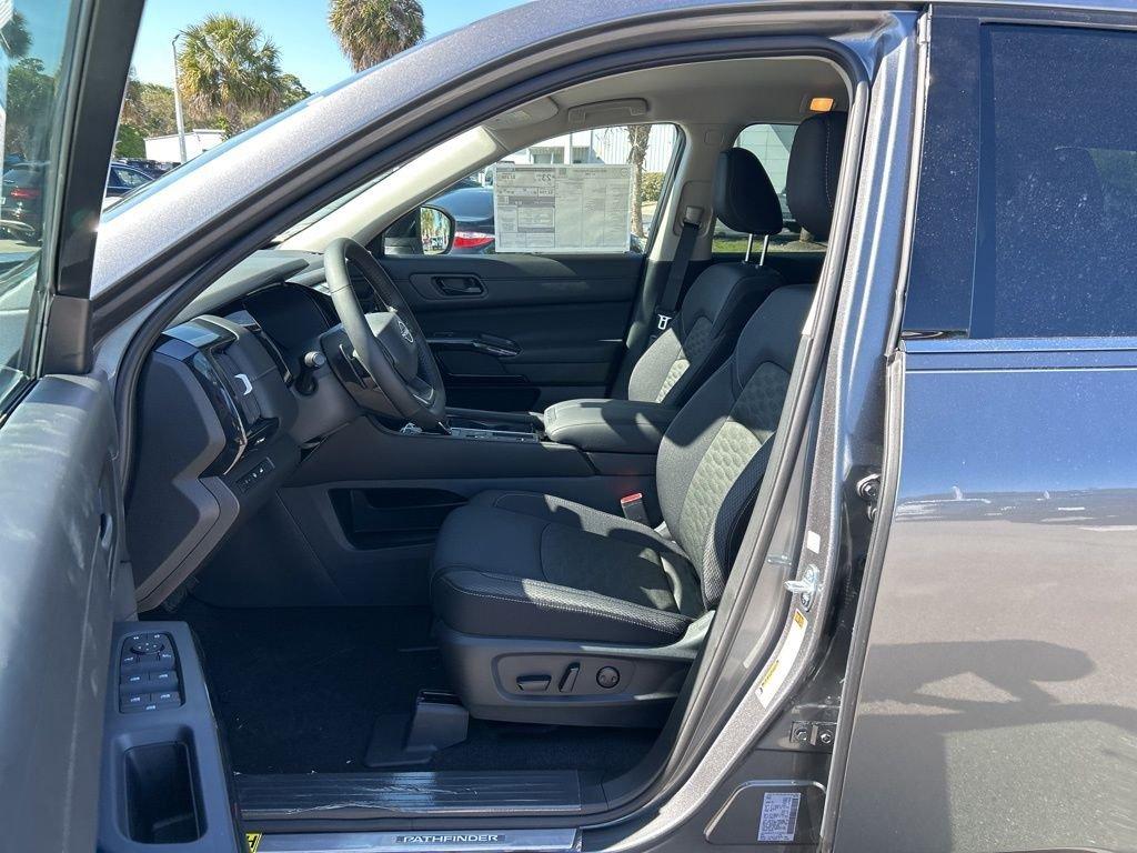 Nissan Pathfinder Sv - Thumbnail 17