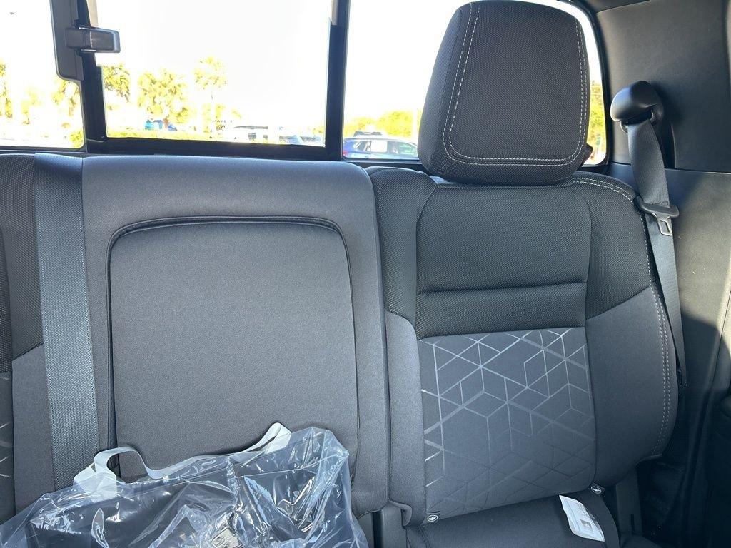 Nissan Frontier Crew Cab Sv - Thumbnail 16