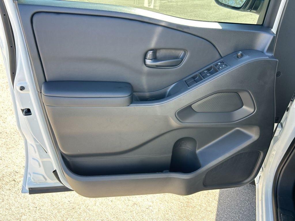 Nissan Frontier Crew Cab Sv - Thumbnail 19