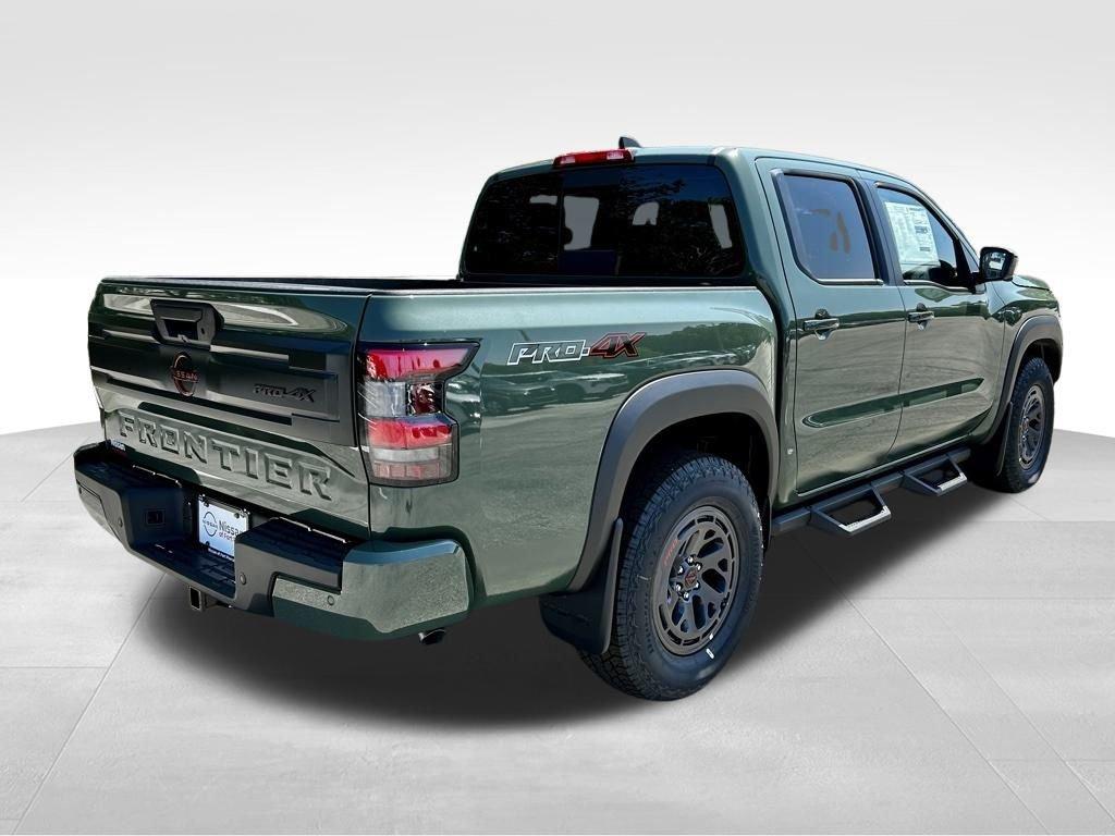 Nissan Frontier Pro-4X - Thumbnail 8