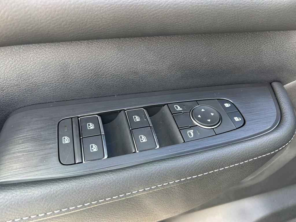 Nissan Armada Sv - Thumbnail 15