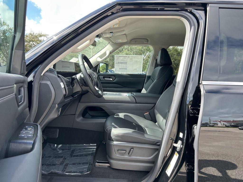 Nissan Armada Sv - Thumbnail 11