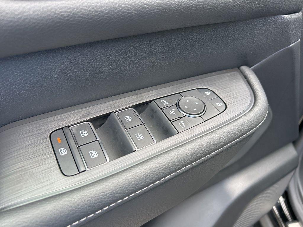 Nissan Armada Pro-4X® - Thumbnail 15