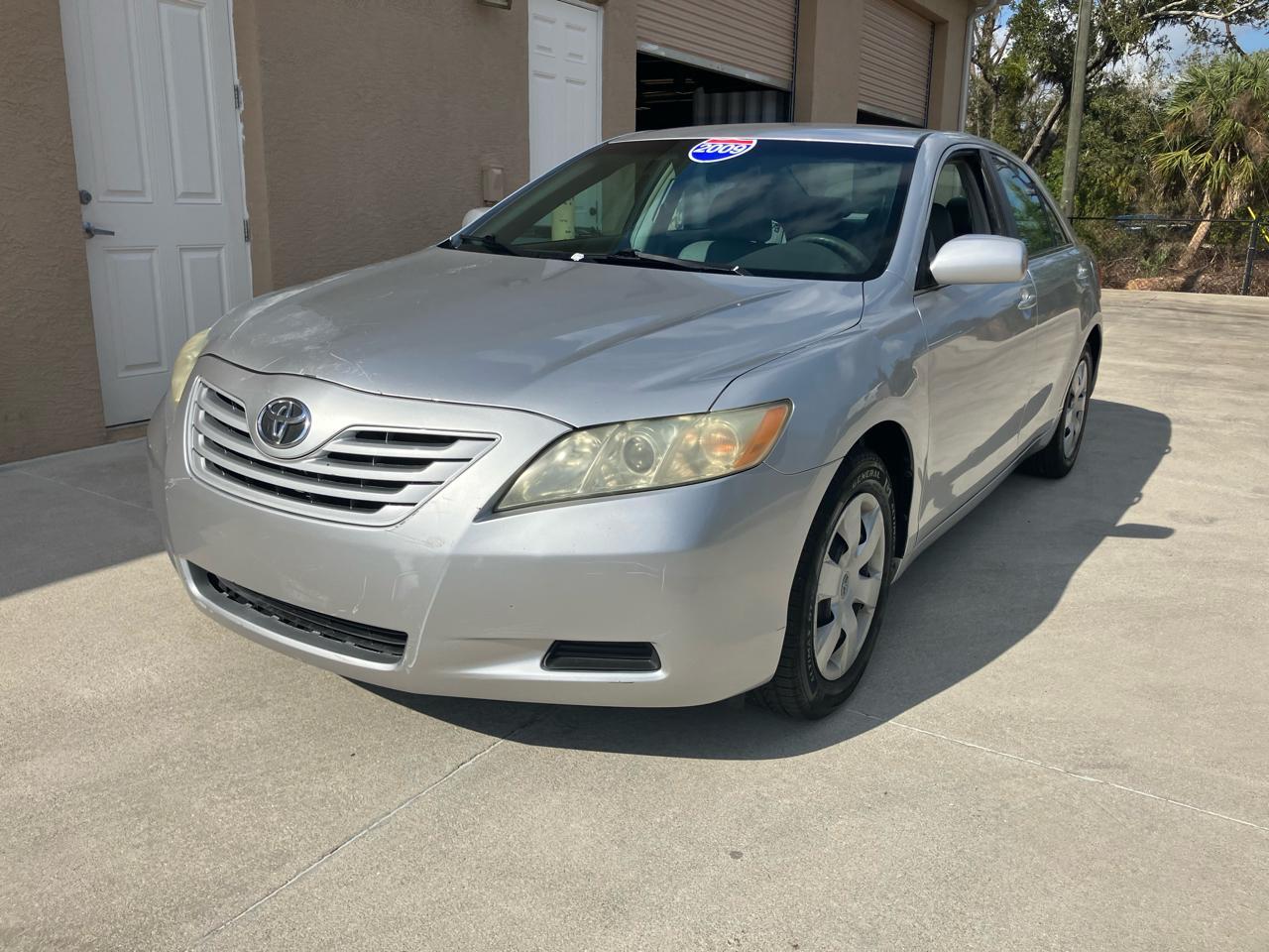 Toyota Camryse 5-Spd At - Thumbnail 2