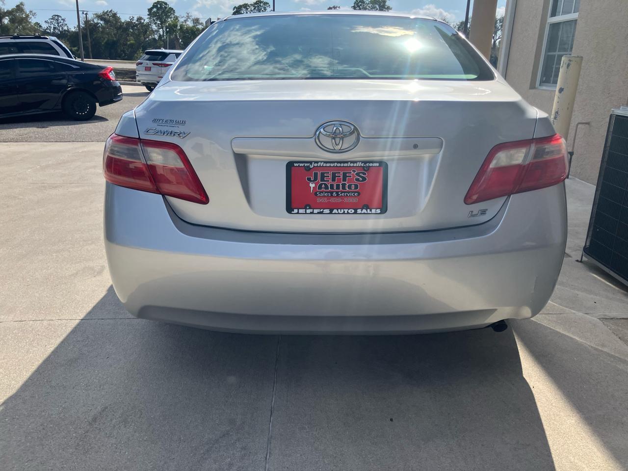 Toyota Camryse 5-Spd At - Thumbnail 5