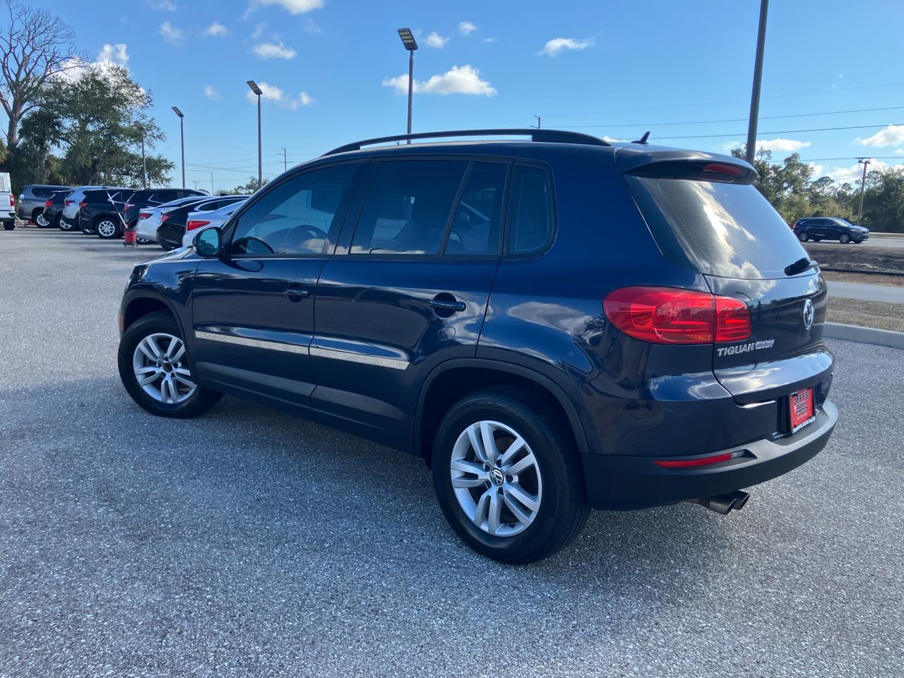 Volkswagen Tiguans - Thumbnail 3