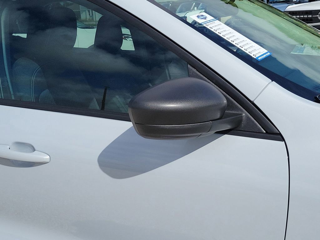 Ford Escape - Thumbnail 6