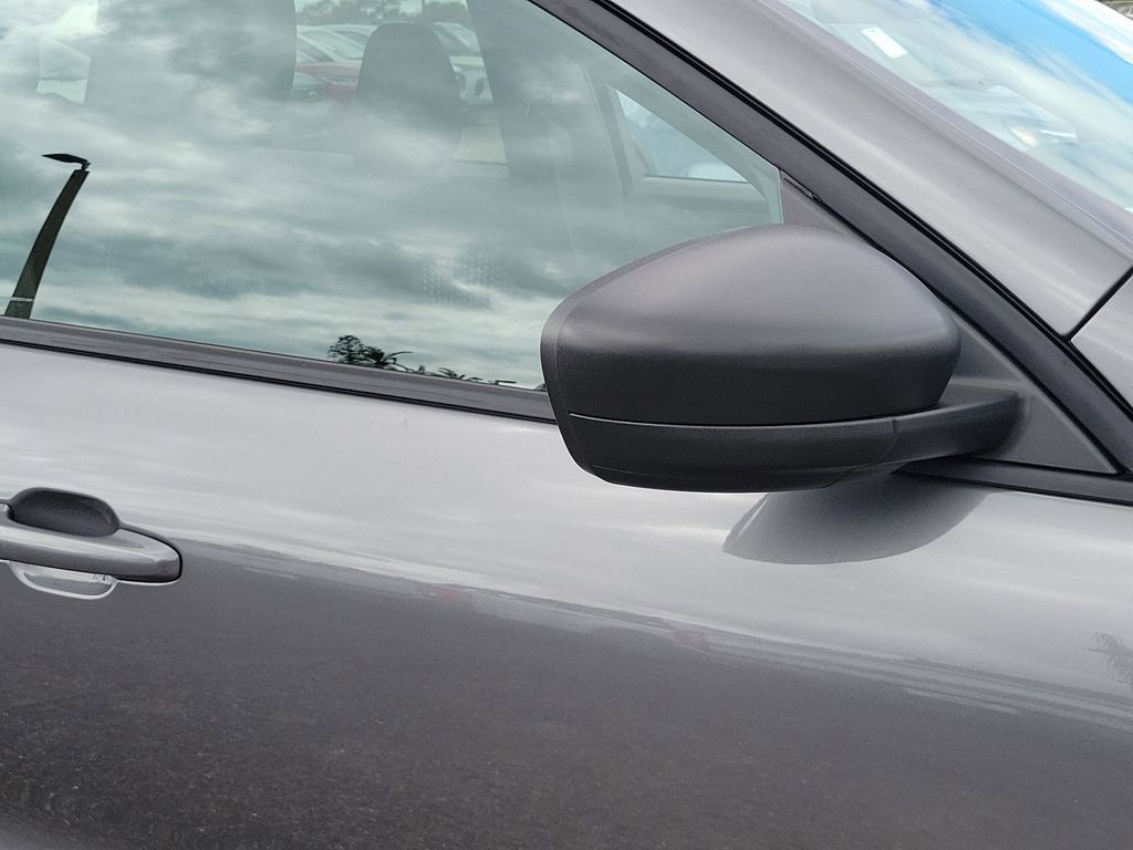 Ford Escape - Thumbnail 6