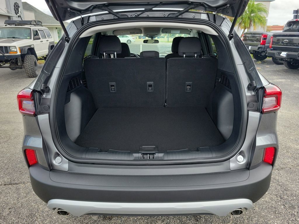 Ford Escape - Thumbnail 9