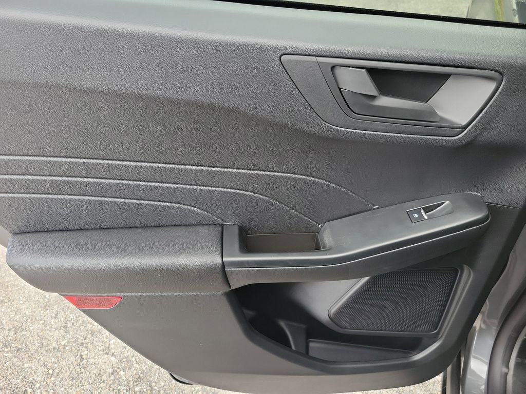 Ford Escape - Thumbnail 16