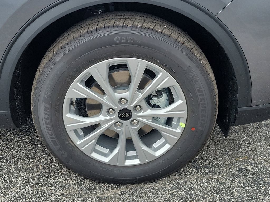 Ford Escape - Thumbnail 7