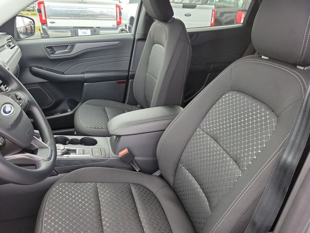 Ford Escape - Thumbnail 18