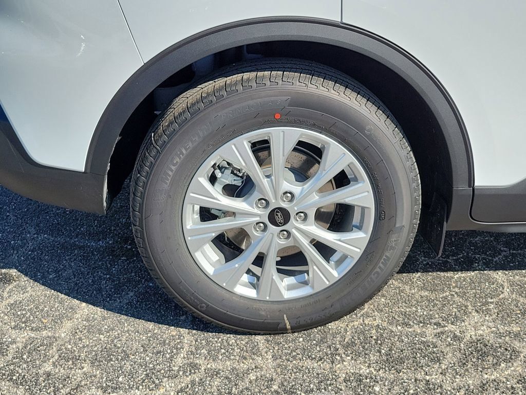 Ford Escape - Thumbnail 5