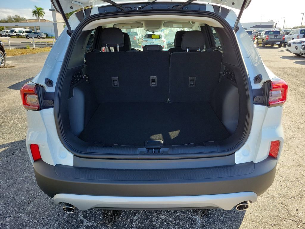 Ford Escape - Thumbnail 9