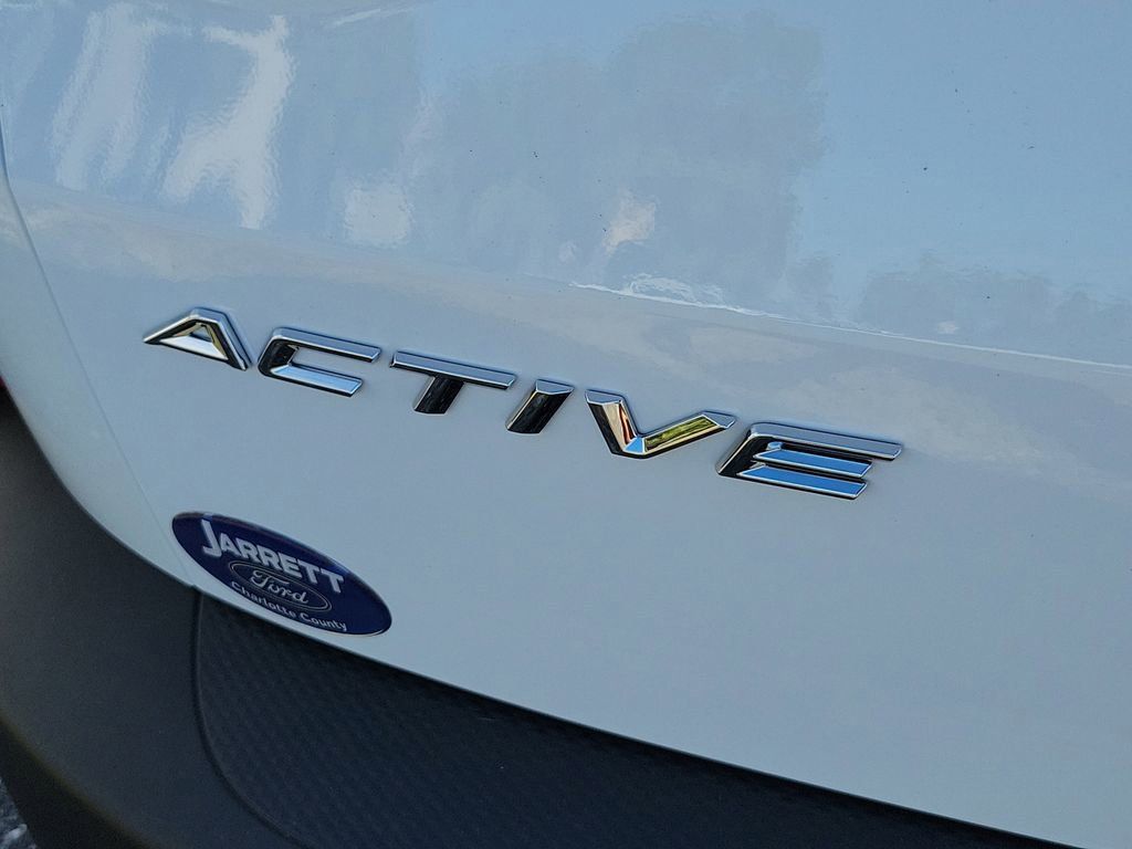 Ford Escape - Thumbnail 8