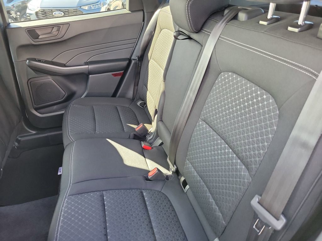 Ford Escape - Thumbnail 10