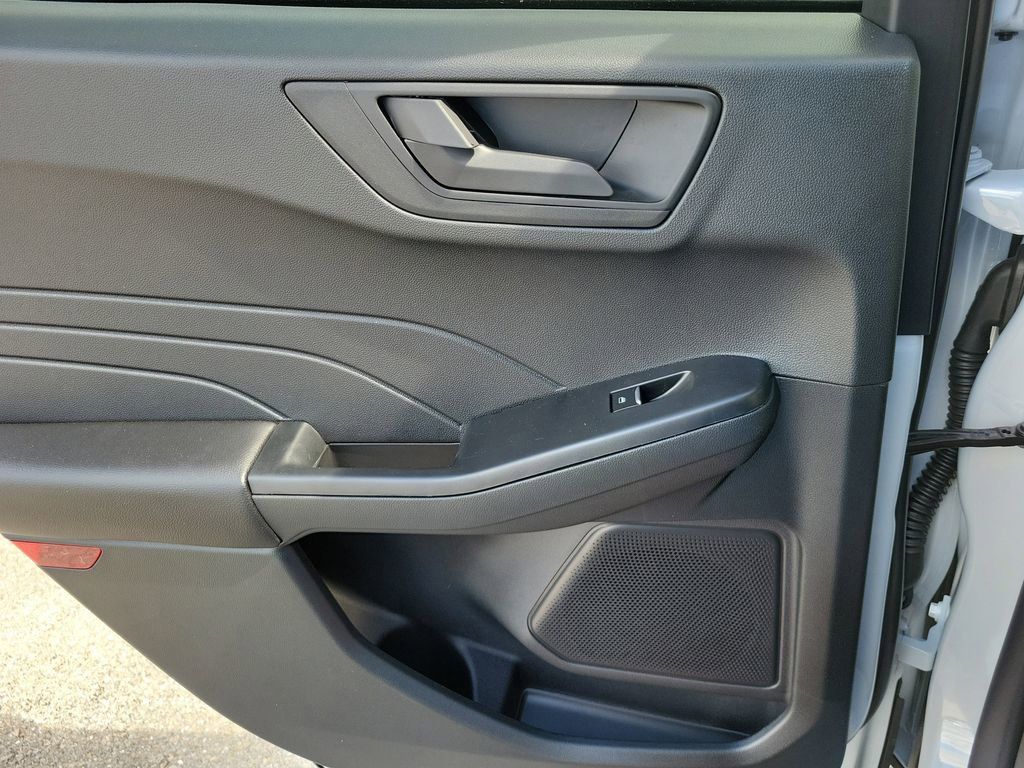 Ford Escape - Thumbnail 16