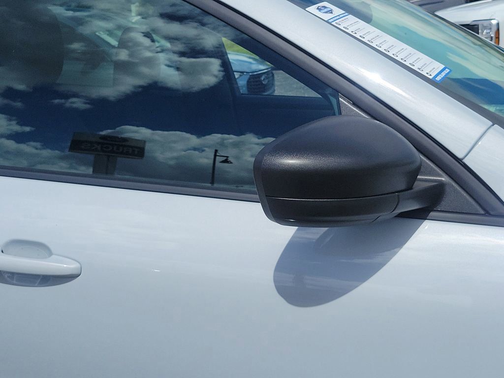 Ford Escape - Thumbnail 6