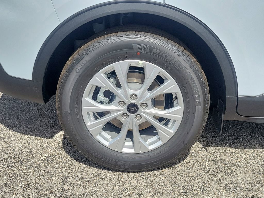 Ford Escape - Thumbnail 5