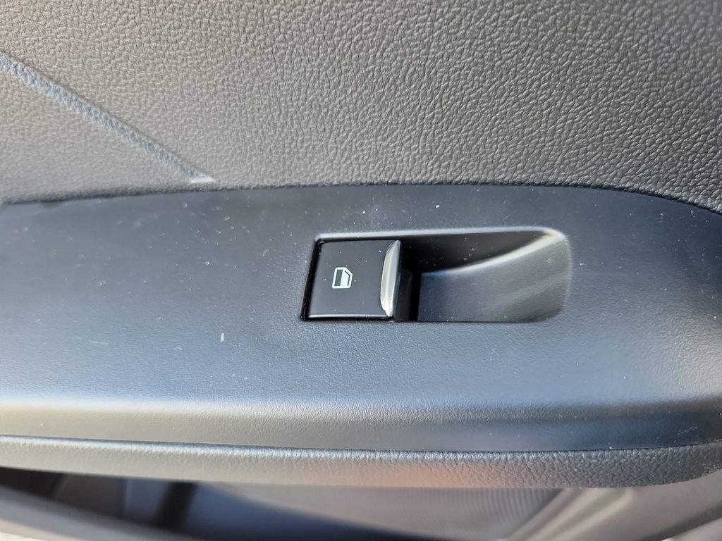 Ford Escape - Thumbnail 17