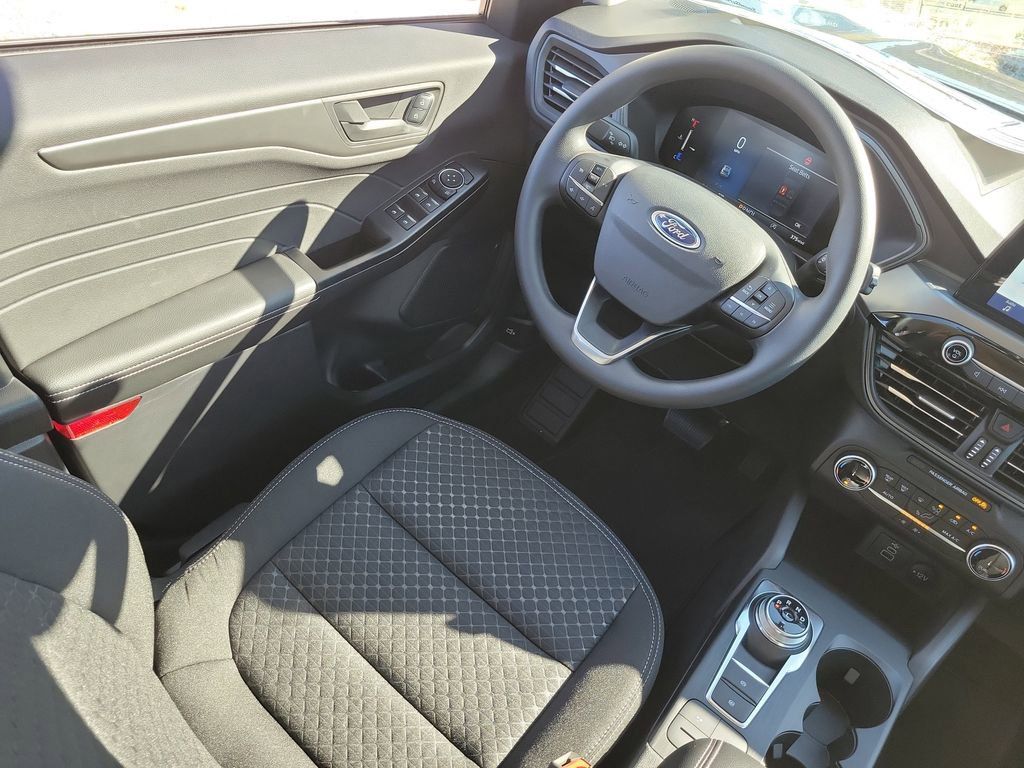 Ford Escape - Thumbnail 13